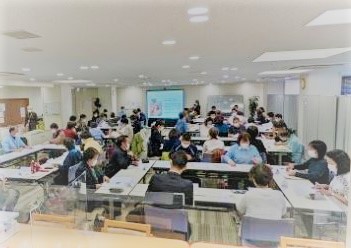 家族支援情報交換会の様子（2022年11月開催）