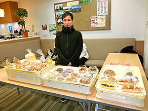 パン販売のようす