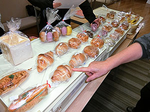 パンを選ぶご利用者