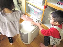 加湿器が気になる子どもたち