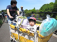バギーに乗って昭和記念公園へ