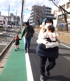 親子で避難ルートを歩きました